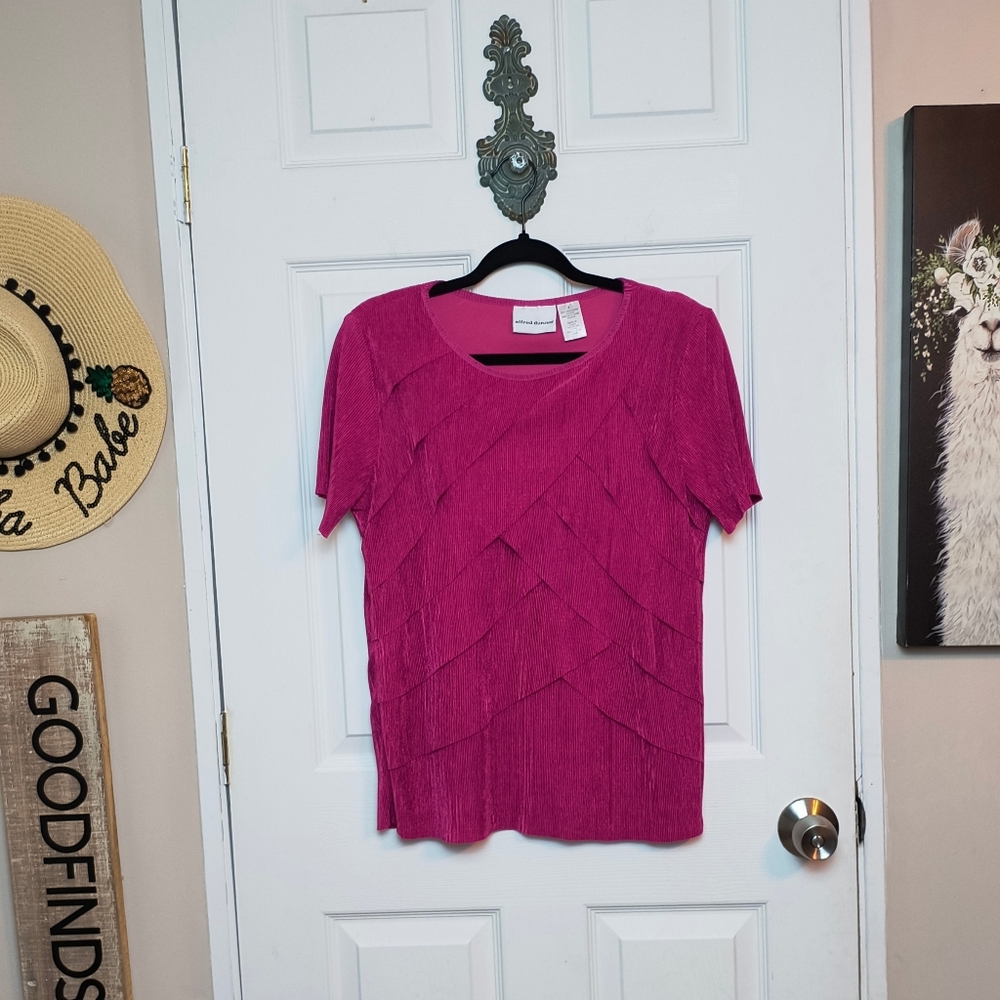 Alfred Dunner Fushia Ruffled Top Small